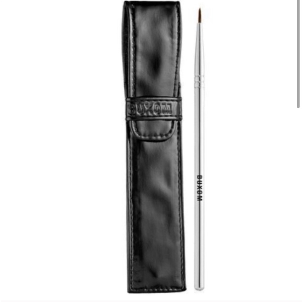 Buxom lash liner brush